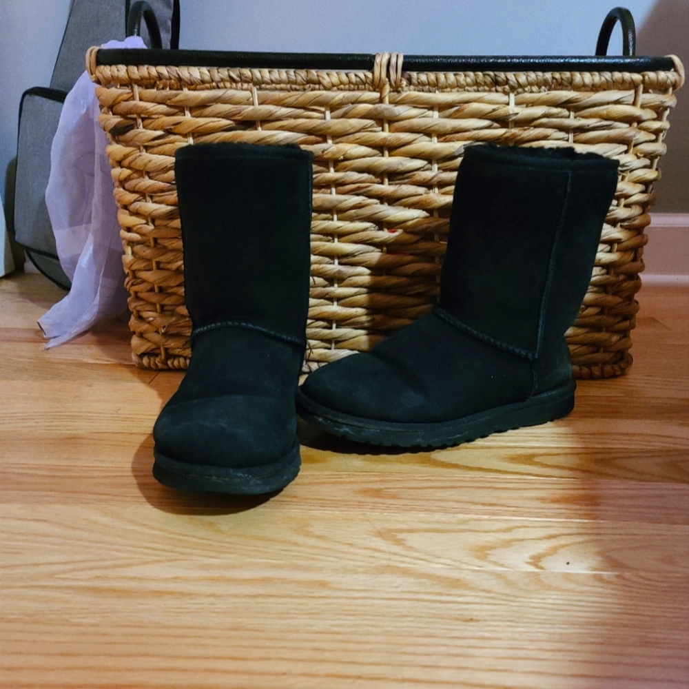 Ugg Classic II Short Boot